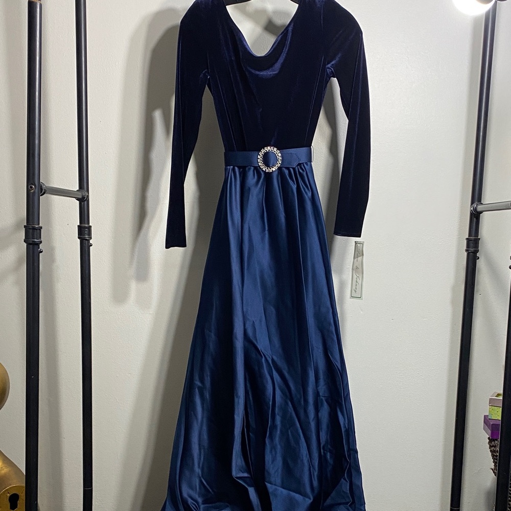 Dave & Johnny Navy Velvet Long Sleeve Dress